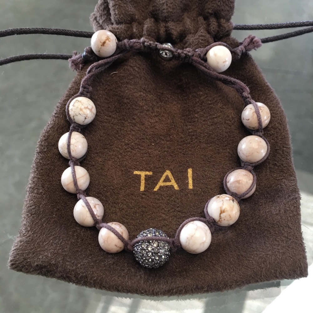 Tai beaded bracelet w/ rhinestone ball bead